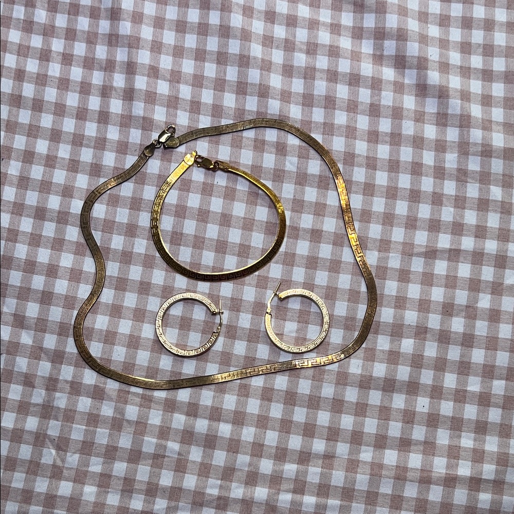 Elegant Gold Jewelry Set